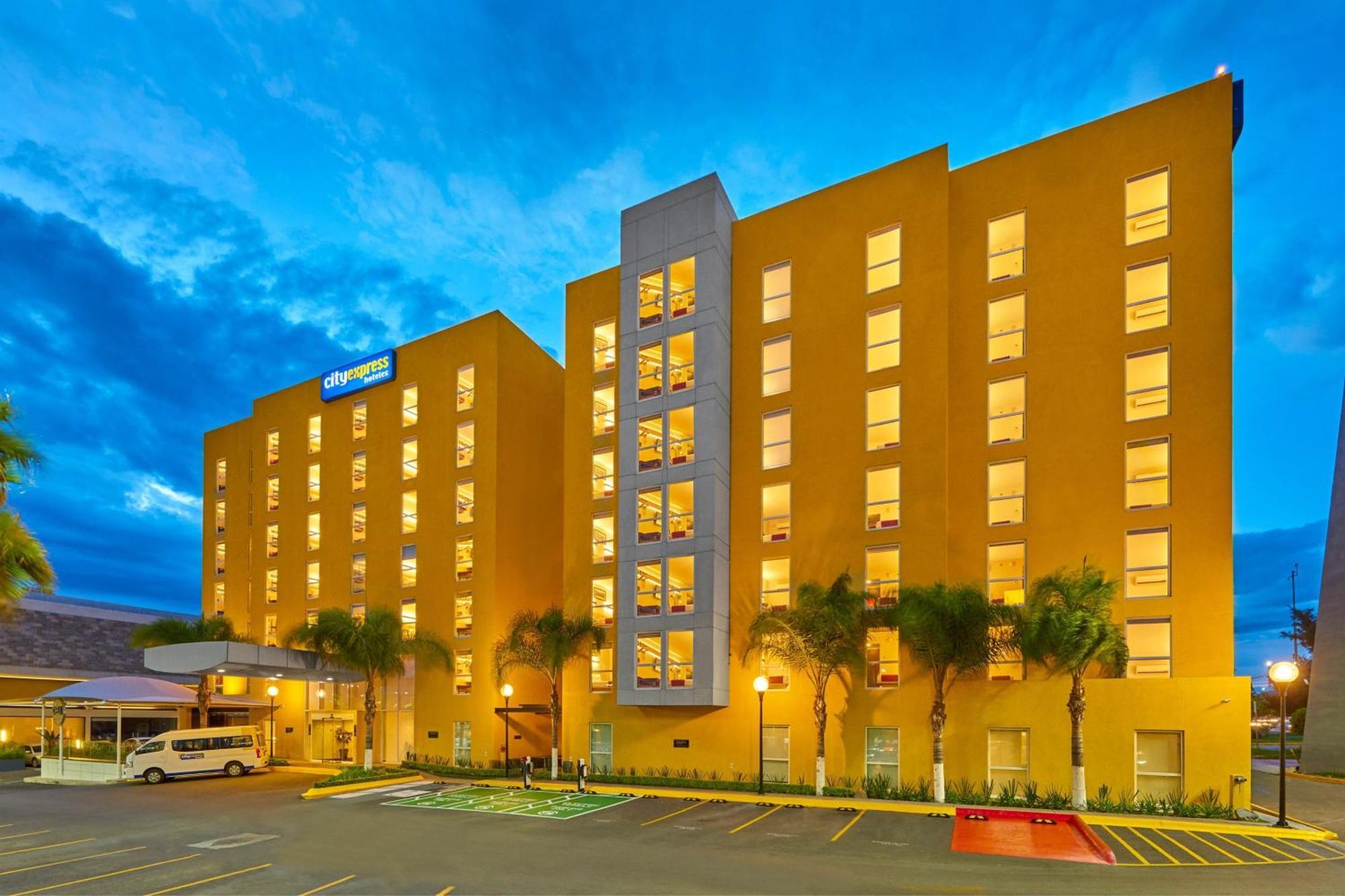 ซิตี้ เอ็กซ์เพรส เกเรตาโร ฮูริกา Hotel ภายนอก รูปภาพ
